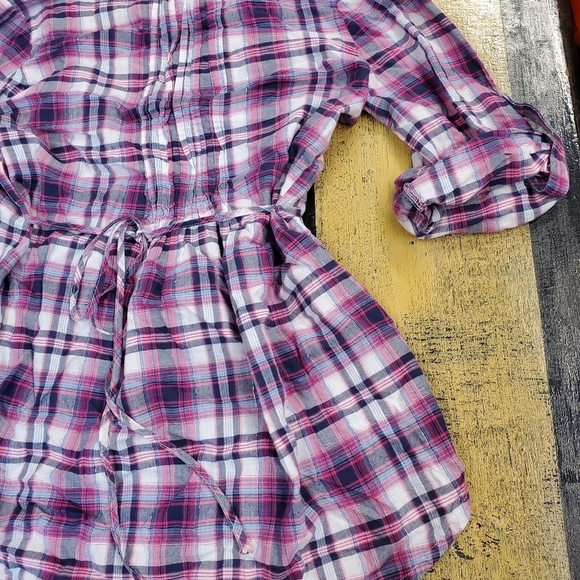 👸👕 Plaid design tie back deep Vneck shirt - Picture 12 of 15